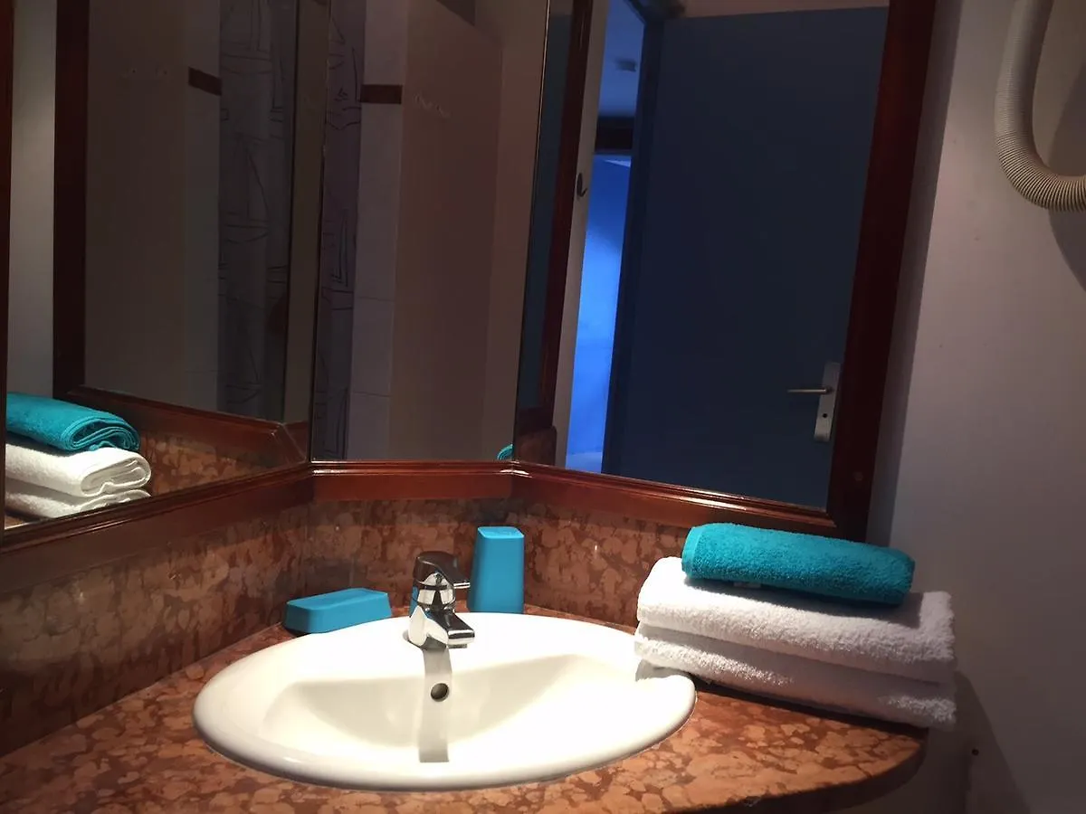 Turquoise Caritan Apartment Sainte-Anne